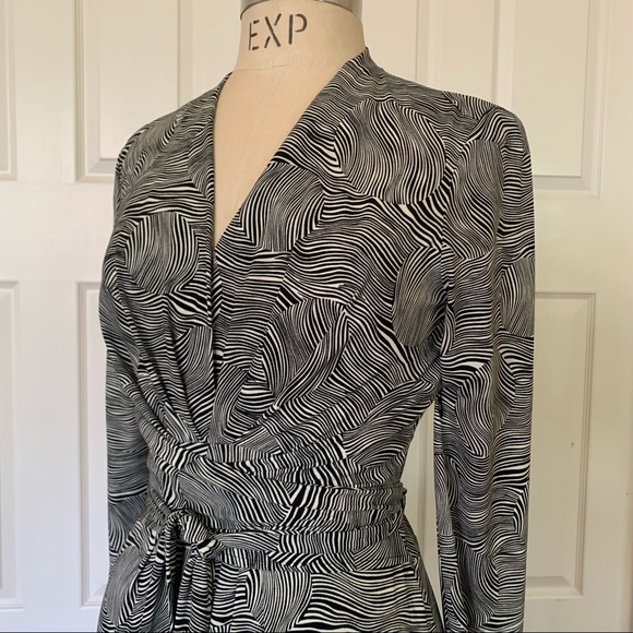 Laundry by design print knit dress size small - Picture 5 of 7